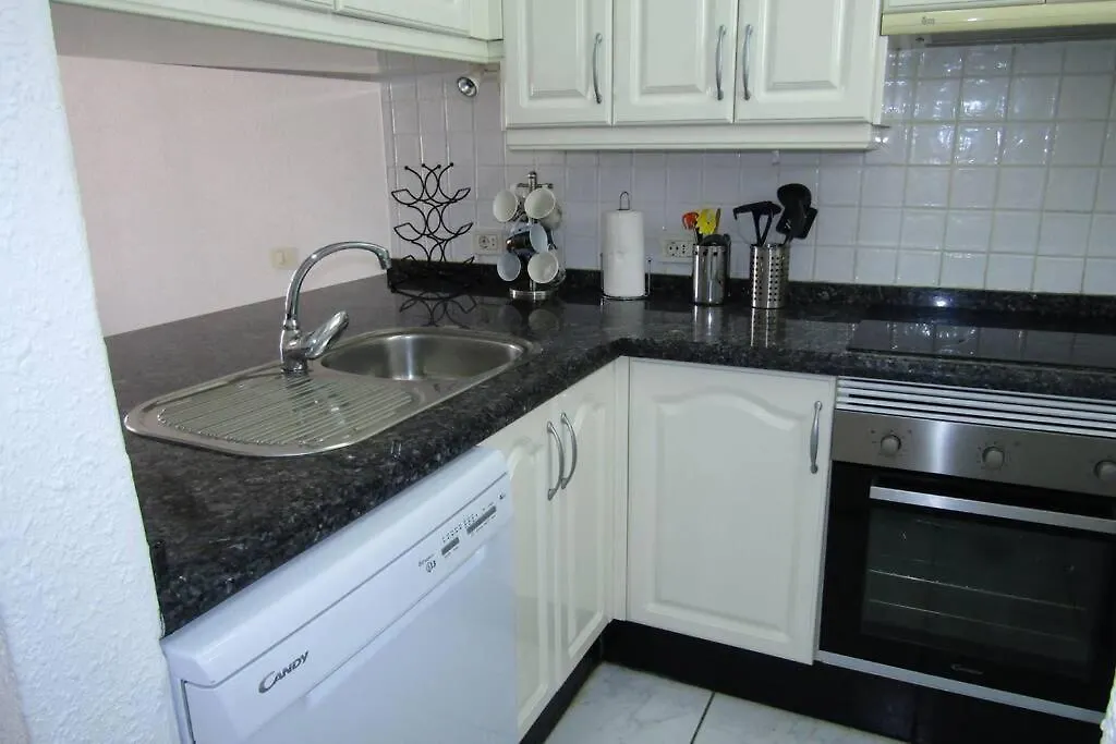 2 Bedrooms Playa Las Americas Parque Santiago I Heated Pool Playa de las Americas  0*, Playa de las Americas (Tenerife)